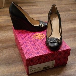 Tory Burch Leila closed toe wedge